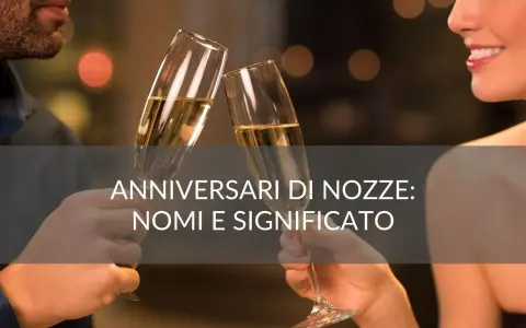 Coppia brinda con champagne per celebrare anniversari di nozze.