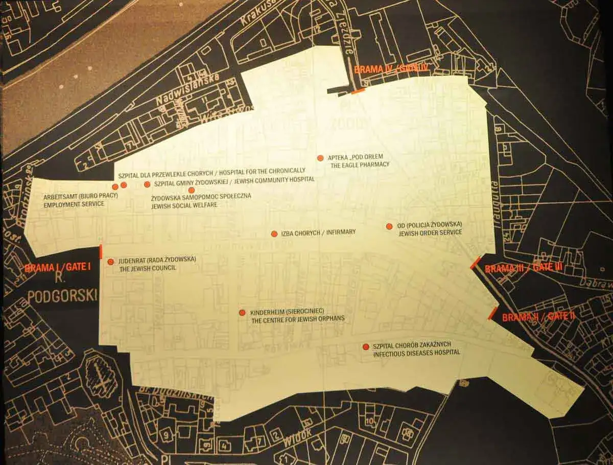 Mappa del ghetto di Cracovia con indicazioni su dove dormire e servizi essenziali come ospedali e uffici.